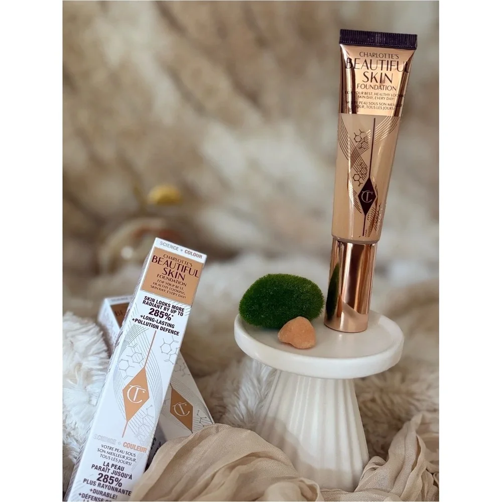 NIB Charlotte Tilbury Dewy Skin Tint – Shade Neutral 2